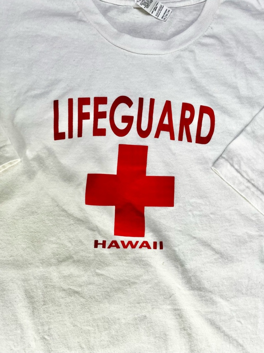 LIFEGUARD" graphic with red cross and "HAWAII" text underneath, size XL. Unisex - Picture 5 of 8